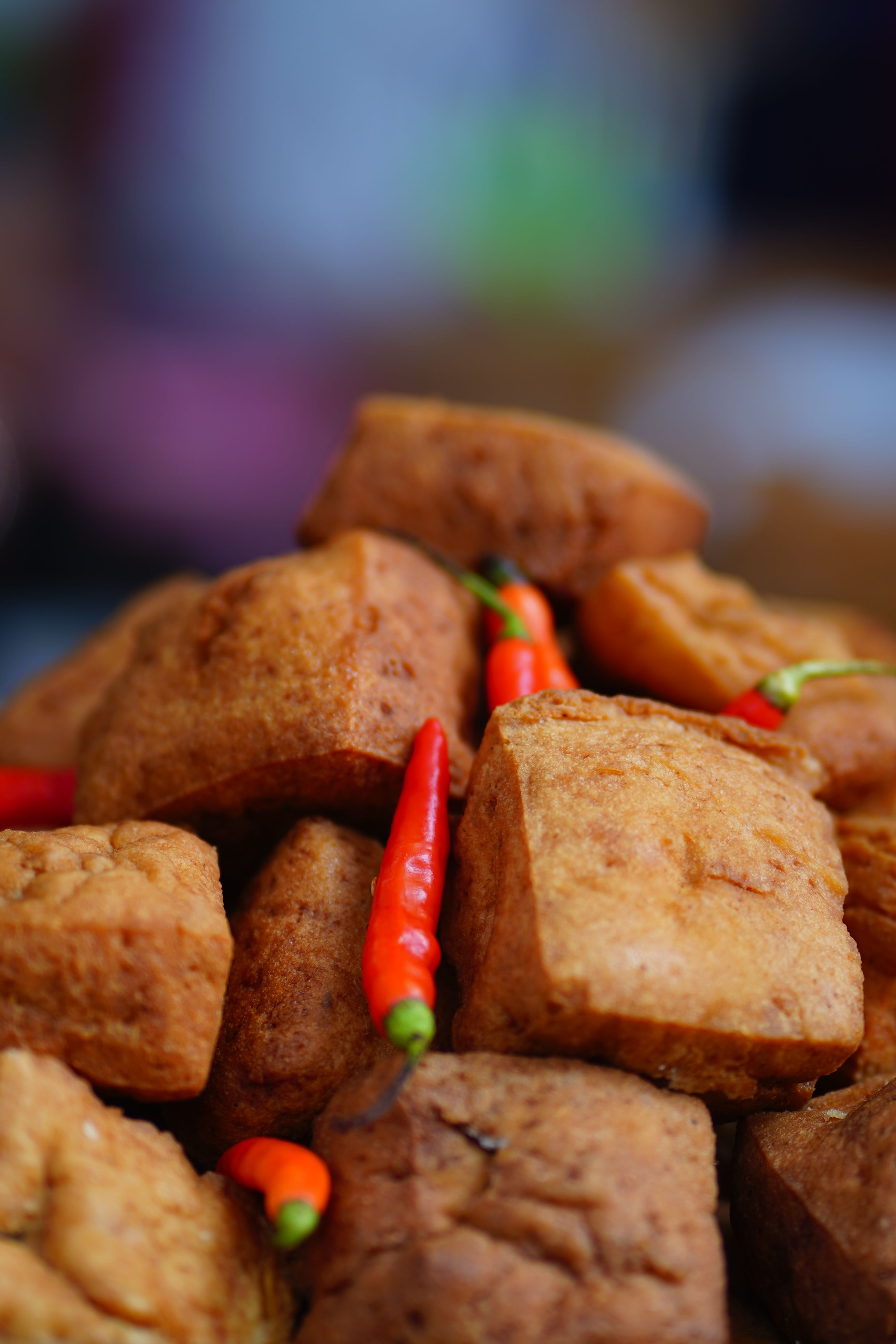 Deep-fried stinky tofu with fresh chilies